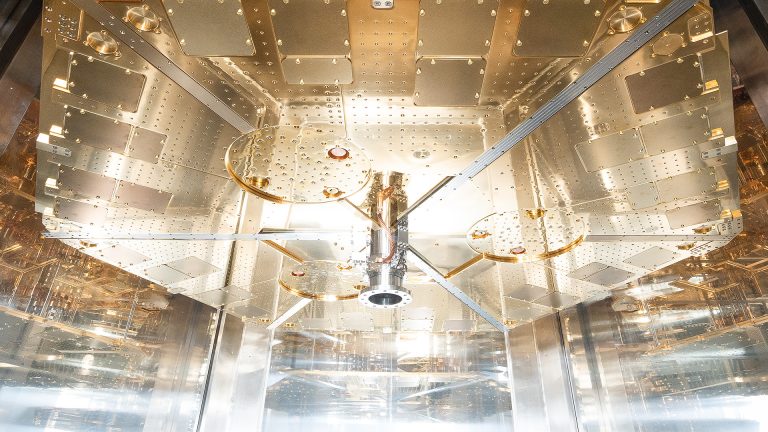Photo of KIDE Cryogenic Platform's Base Temperature Flange