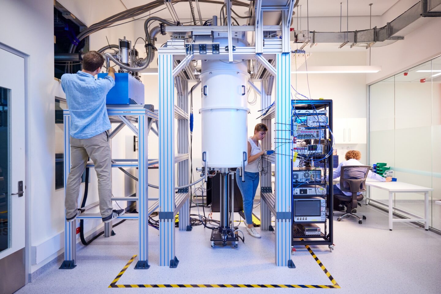 Bluefors XLD System and Fast Sample Exchange has supported SQC’s quick chip iteration cycle.