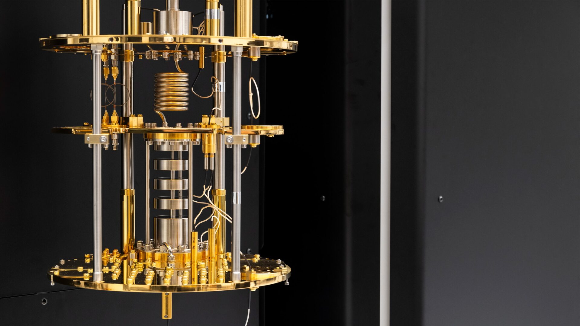 Dilution unit and lowest flanges of an Ultra-Compact LD System