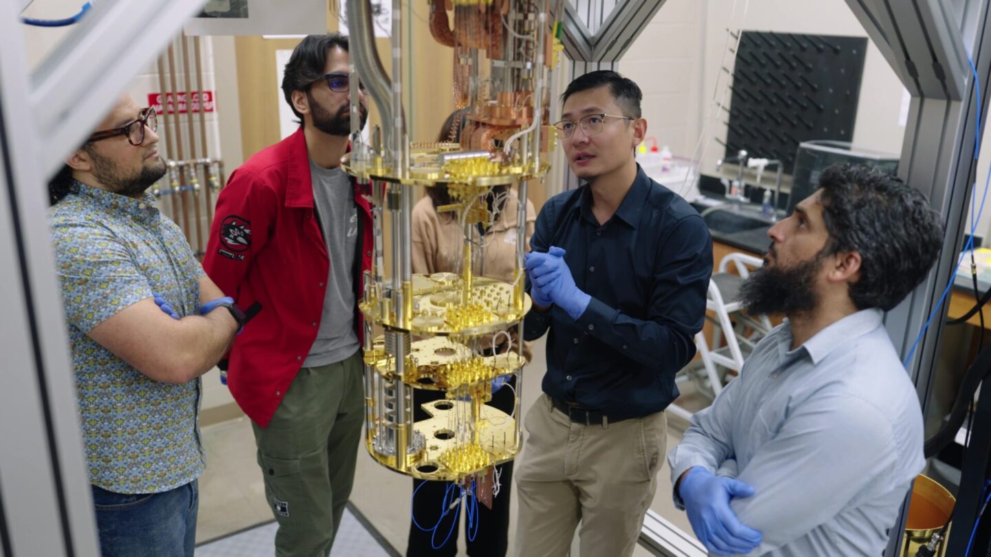 EQMag Lab team around their LD System