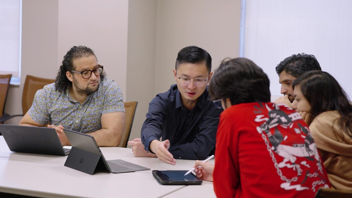 EQMag Lab group working together.